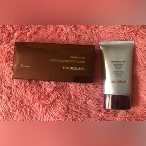 Hourglass immaculate liquid powder foundation